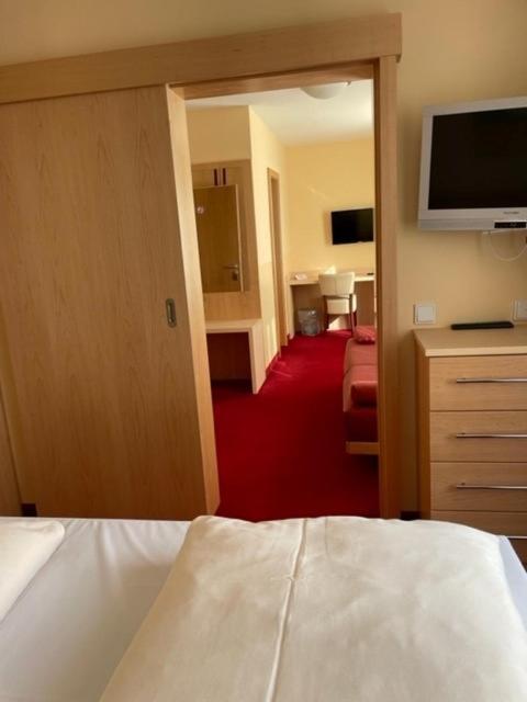 Hotel Apollo Garni Регенсбург Экстерьер фото
