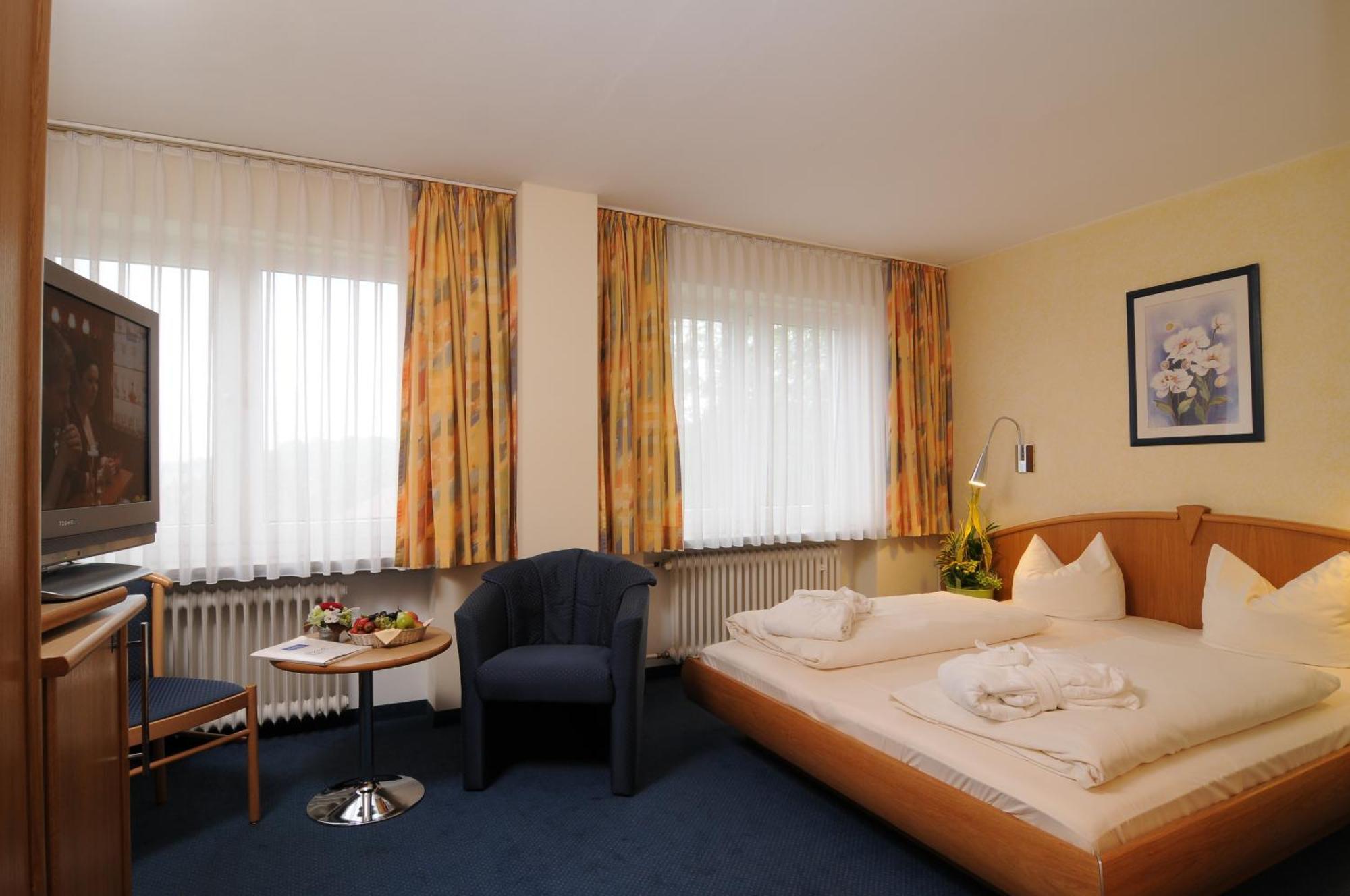 Hotel Apollo Garni Регенсбург Экстерьер фото