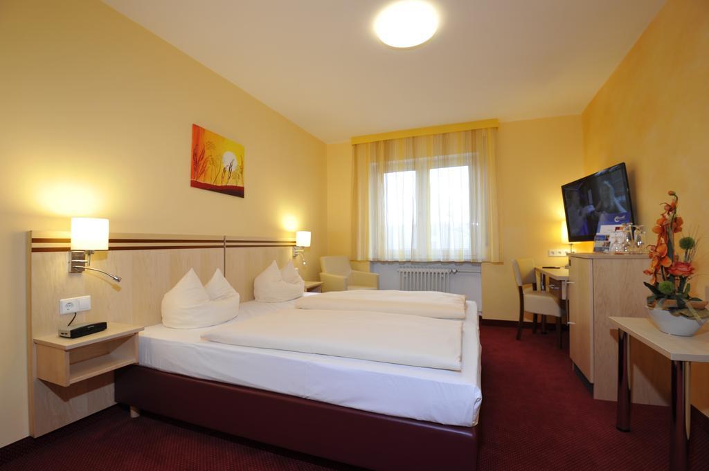 Hotel Apollo Garni Регенсбург Экстерьер фото