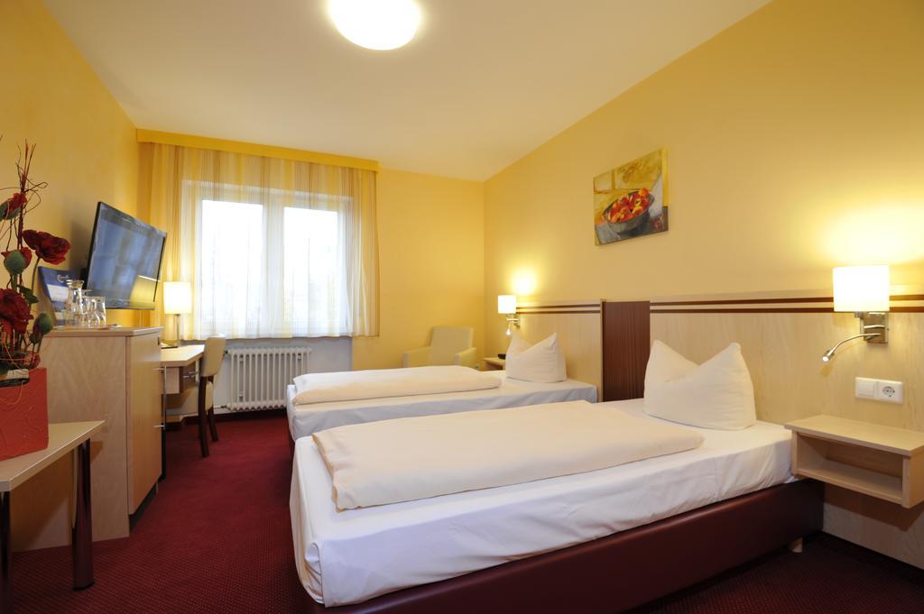 Hotel Apollo Garni Регенсбург Экстерьер фото