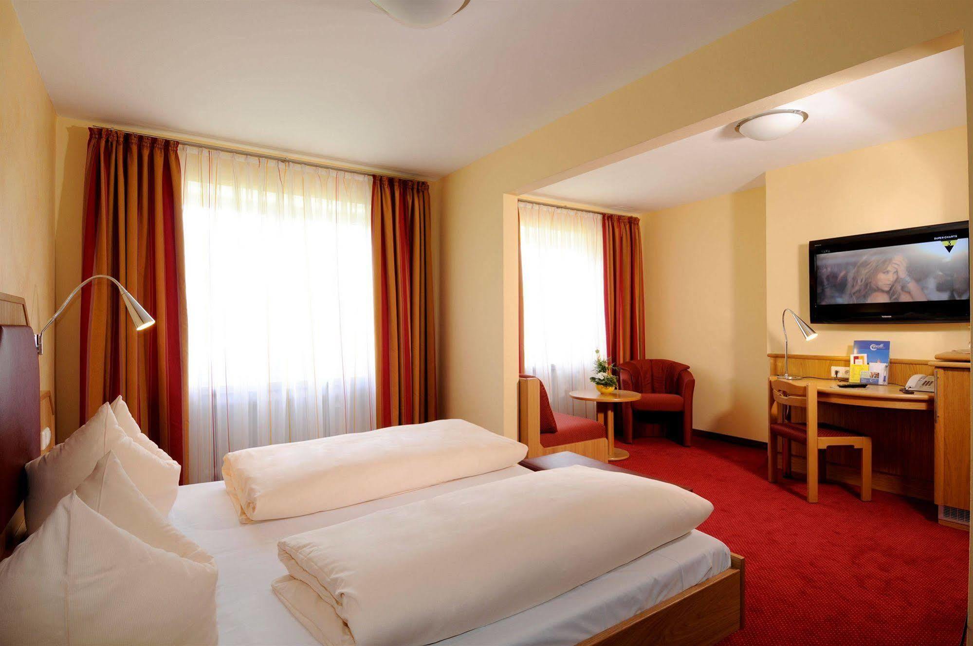 Hotel Apollo Garni Регенсбург Экстерьер фото